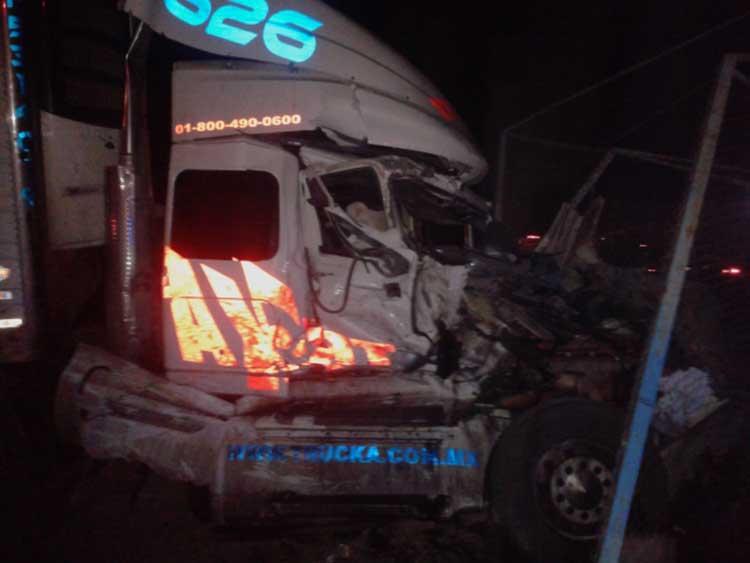 Suman 8 peregrinos muertos y 13 lesionados por accidente en la México-Puebla