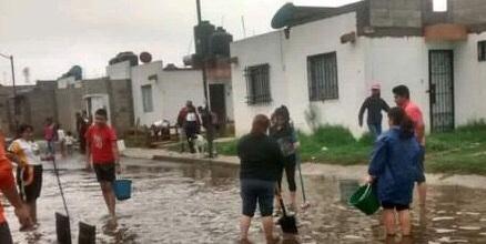 Tromba inunda fraccionamientos en Amozoc