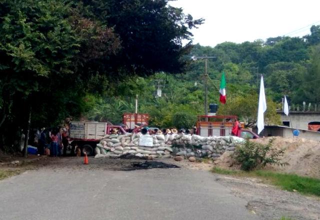 Bloquean caminos a delincuentes entre Puebla y Veracruz