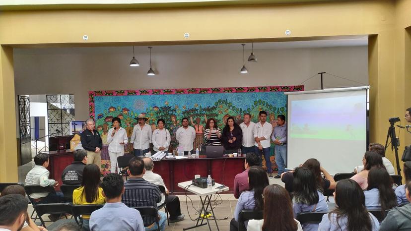 Capacitan en Xicotepec a integrantes del Comité de Pueblos Mágicos