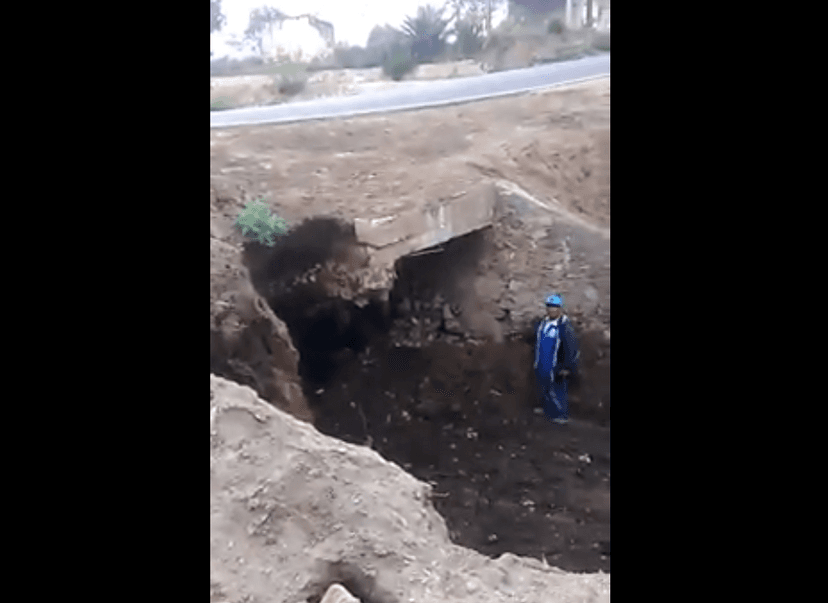 VIDEO Tras lluvias socavón carcome carretera en Zautla