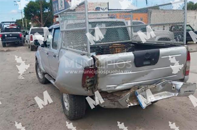 VIDEO Convoy militar choca con familia que viajaba en una camioneta en Quecholac 