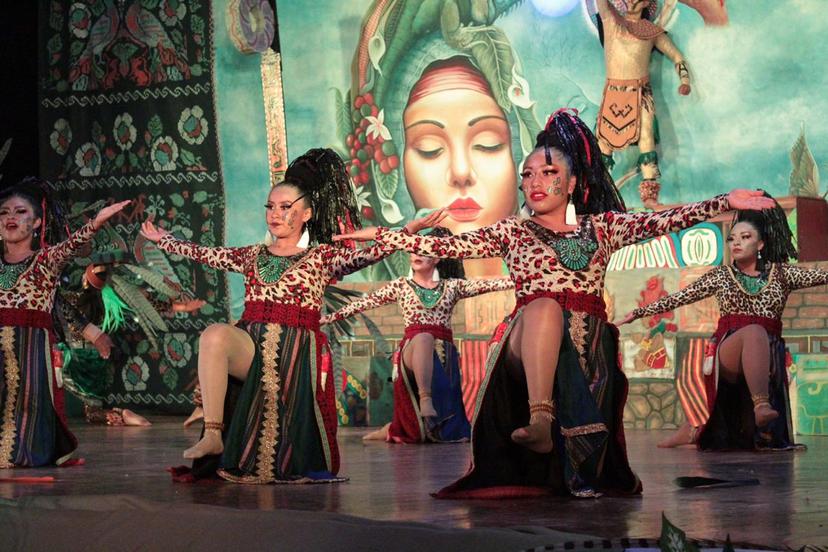 Con danza maya, Puebla gana en Espartaqueada de Antorcha