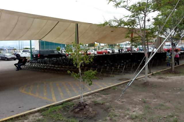 Fracasa Meade en Tehuacán, se quedan sillas vacías