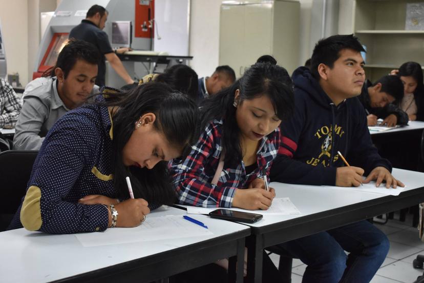 Tehuacán ayudará a estudiantes con discapacidad auditiva