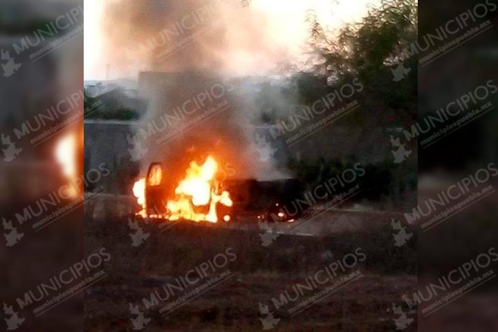 Por venganza, queman viviendas y vehículos en Yehualtepec
