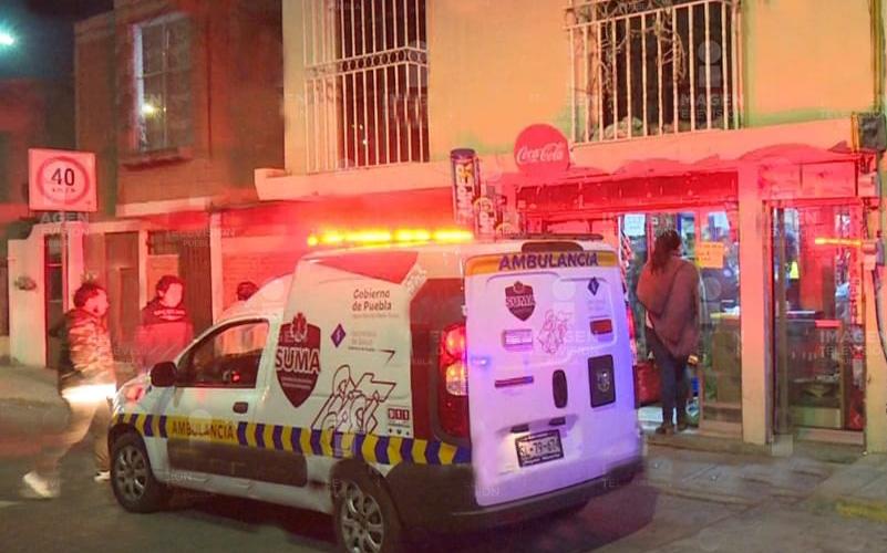 Ladrón asalta tiendita y lo agarran comerciantes y taxistas en Puebla capital
