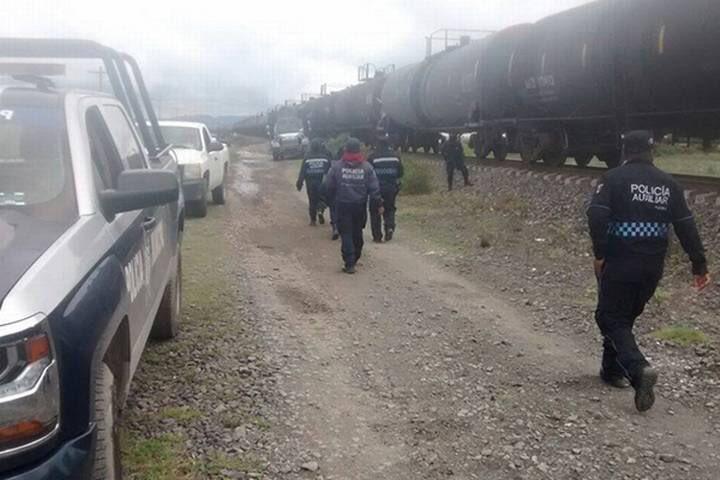 Saqueadores de tren lesionan a policía en Cañada Morelos