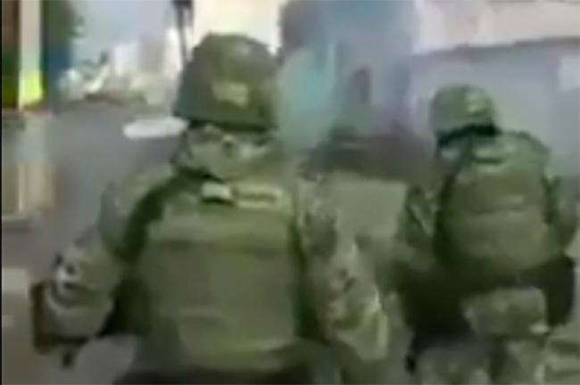 VIDEO Pobladores impiden entrada del Ejército a colonia de Texmelucan