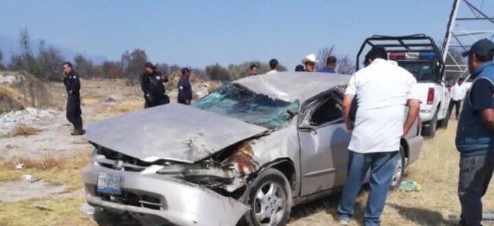 Vuelca automóvil en Nenetzintla y conductor muere