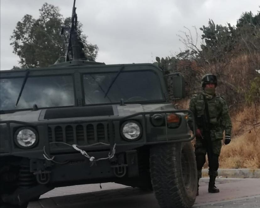 Militares y ladrones se enfrentan por vehículos en Tecamachalco