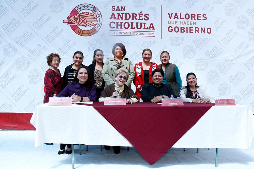 Presenta Pérez Popoca y Susana Alexander programa del día de la mujer