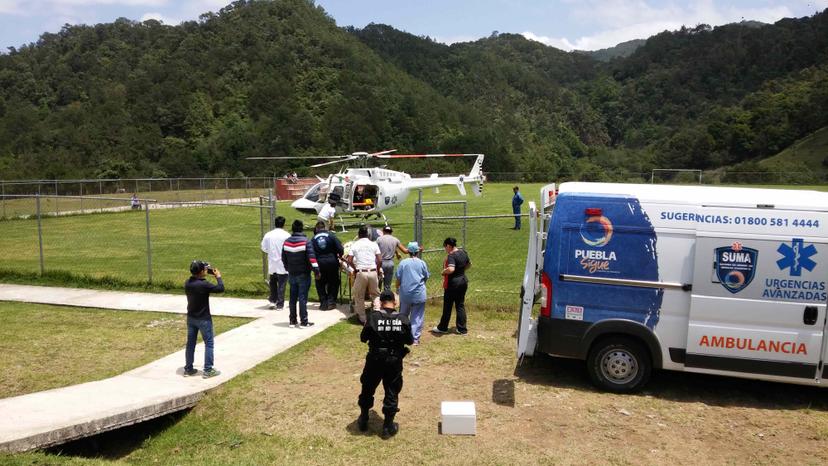 Trasladan de urgencia a mujer de Zacapoaxtla en ambulancia aérea