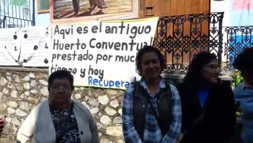 Divide a Huauchinango toma de Casa de Cultura por católicos