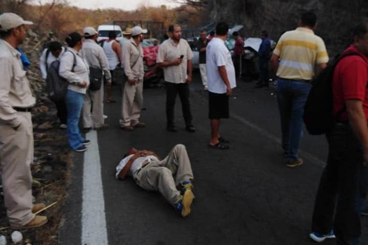Varios heridos en choque de autos en Izúcar de Matamoros