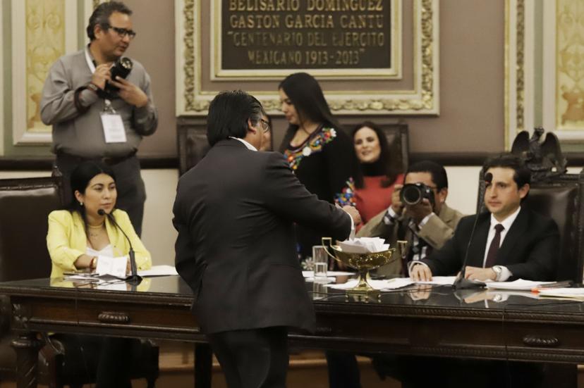 Congreso nombra a Pacheco Pulido gobernador interino de Puebla