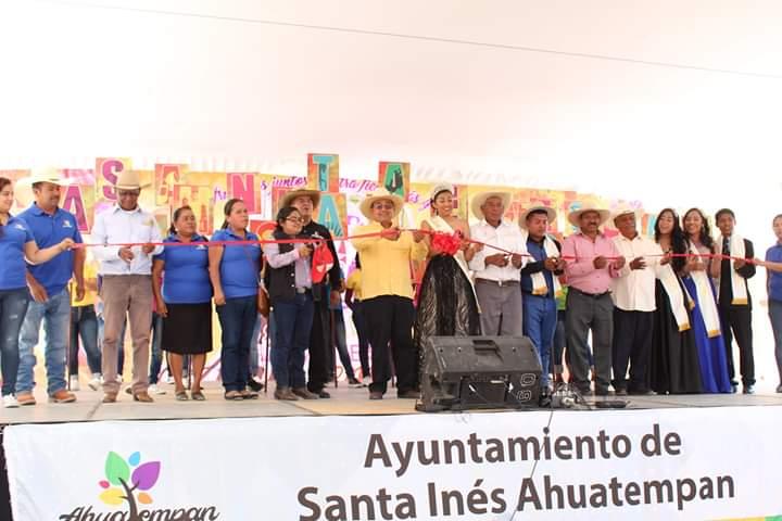Inauguran la feria de Ahuatempan