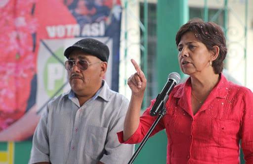 Asaltan a candidata de Ahuatempan; exige seguridad a Barbosa