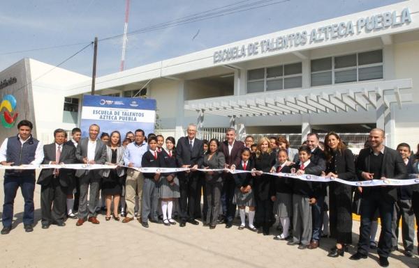 Gali y Salinas Pliego inauguran Escuela de Talentos Azteca-Puebla
