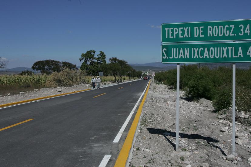 En plena contingencia, licitan tramo en La Colorada-Acatlán