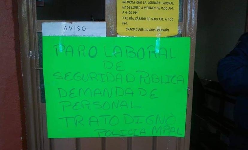 Director de Seguridad arma protesta contra regidora de Coxcatlán