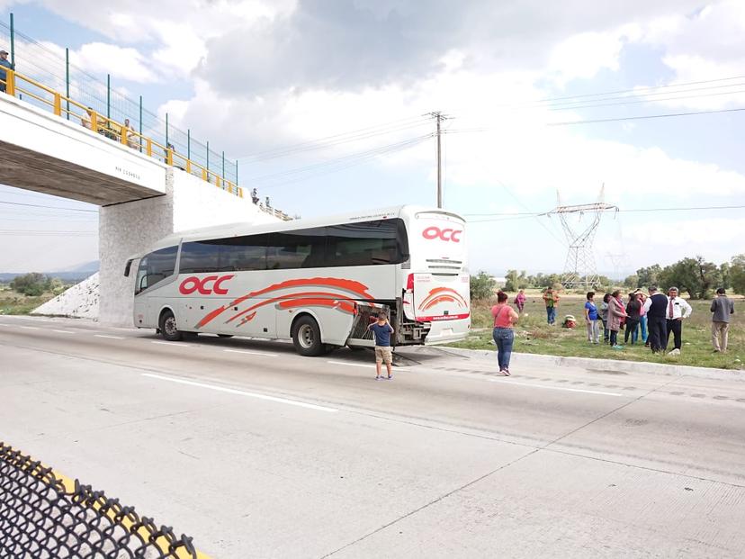 Choque de tráileres cierra autopista Puebla-Orizaba