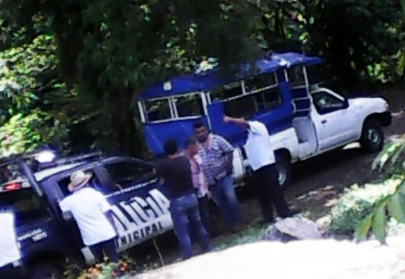 Hombres armados asaltan a turistas en Cuetzalan