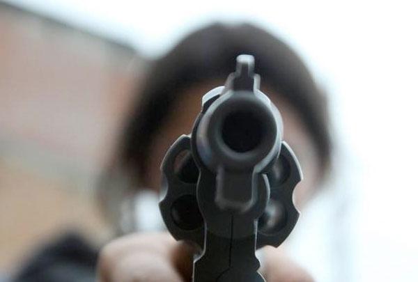 De cinco disparos ejecutan a joven en Izúcar