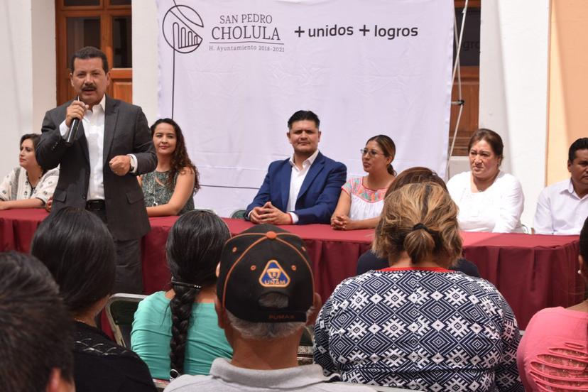 Arriaga otorga certeza jurídica a comerciantes de San Pedro Cholula