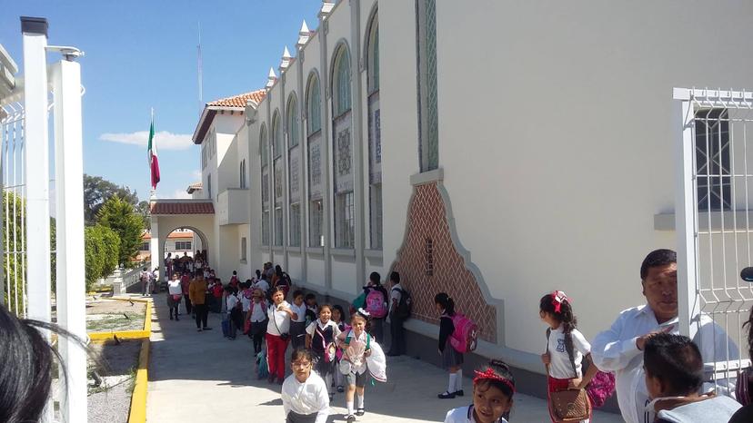 Tras sismo regresan niños a primaria Belisario Domínguez