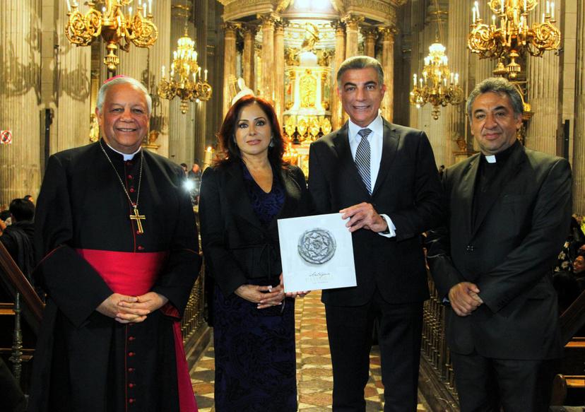 Gali presenta el libro Antigua Catedral de Puebla