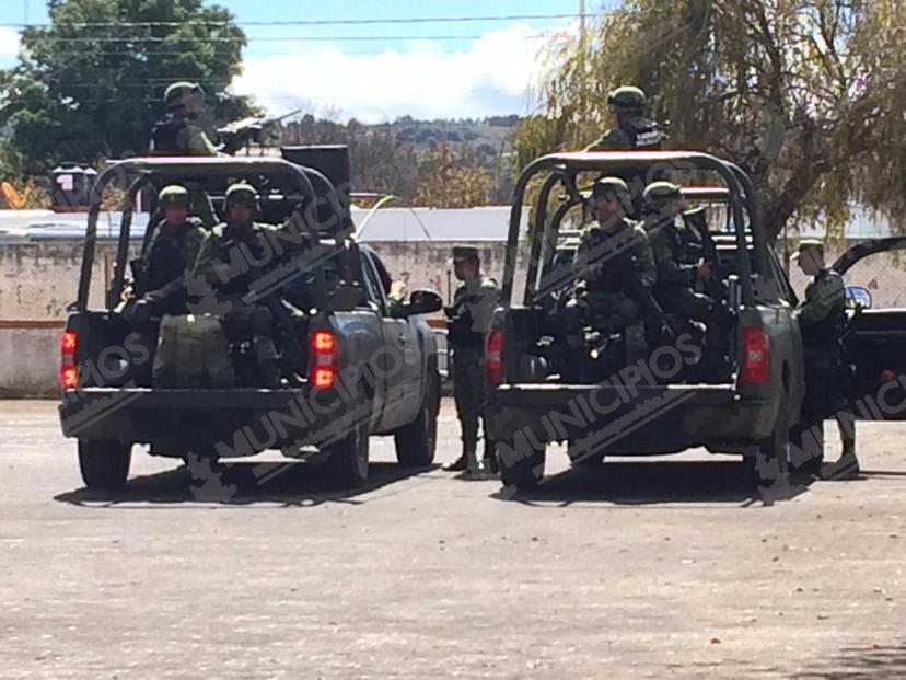Se instala Guardia Nacional en mercado municipal de Acatlán