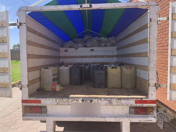 Cae huachicolero en Coronango con 640 litros de gasolina robada