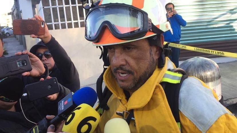 Detectan huachitúnel con cadáver en la Jorge Murad; evacúan 12 casas por fuga