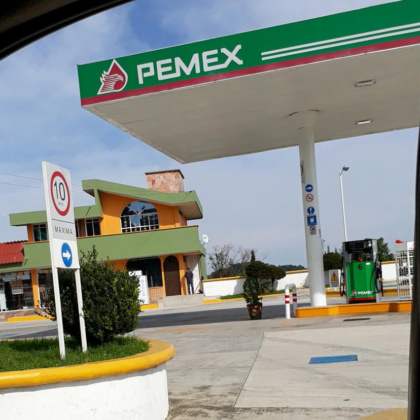 Botín de 100 mil pesos se llevan de gasolinera en Cuetzalan