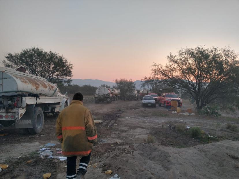 Tras 11 horas sofocan incendio en granja avícola de Tehuacán