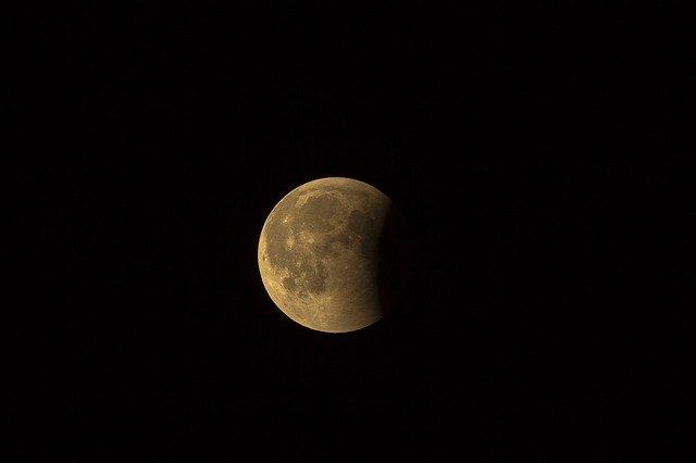 Aquí te decimos como podrás ver el eclipse penumbral de Luna