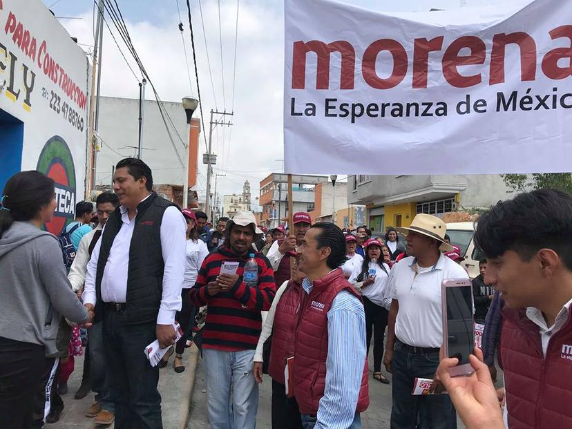 VIDEO: Le disparan al candidato de Morena a la alcaldía de Acajete 