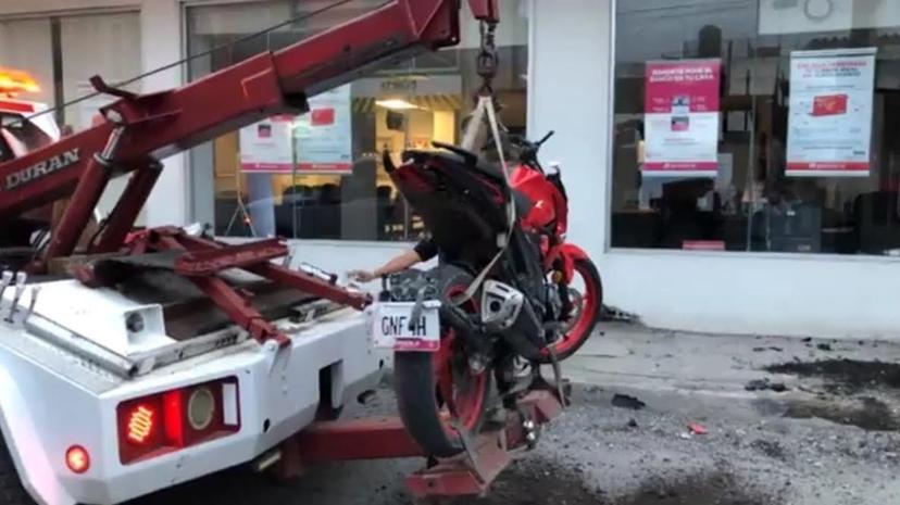 Muere motociclista al ser impactado por un auto en Izúcar