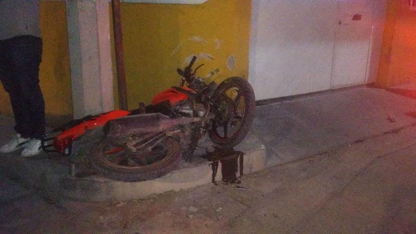 Muere joven al conducir ebrio y drogado su motocicleta en Izúcar