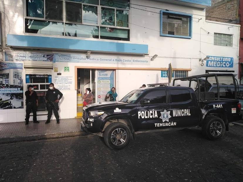Muere mujer esperando consulta en farmacia en Tehuacán 