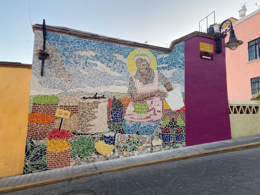 Encuentran a mujer que inspiró un mural de Atlixco