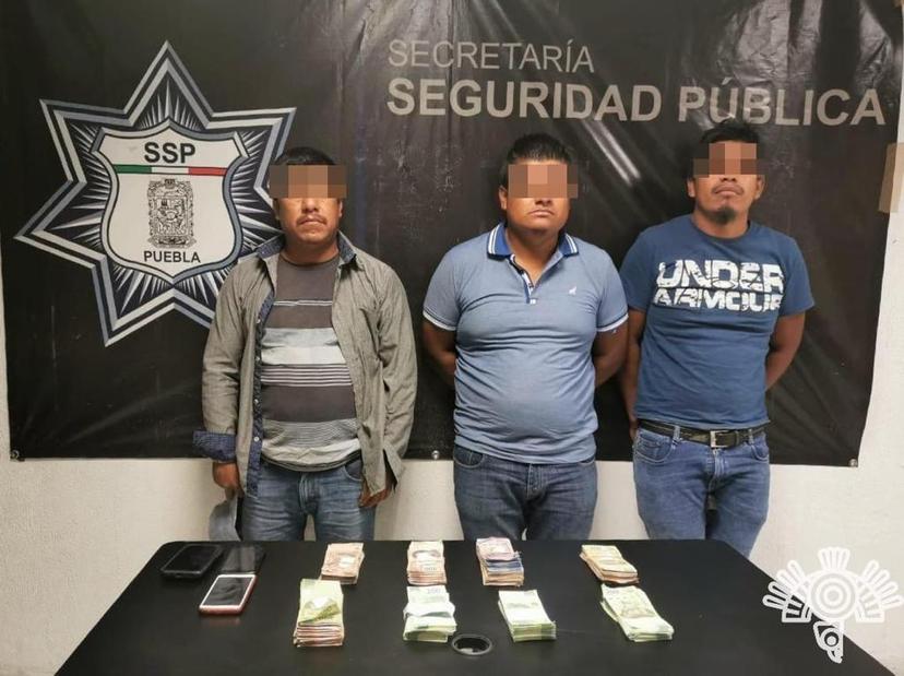 Los detienen con 330 mil pesos en efectivo en Palmar de Bravo