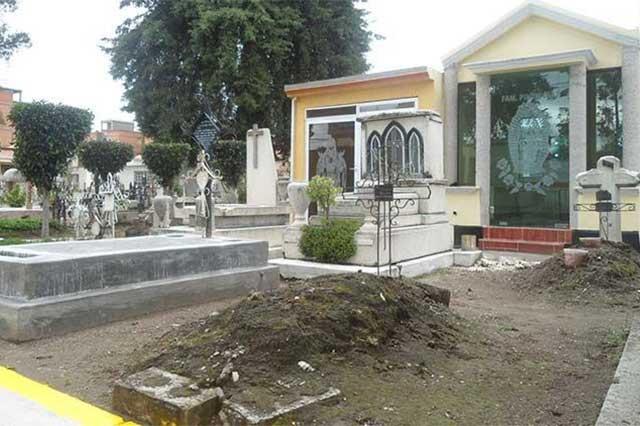 Por fin: reabren los panteones de Puebla en una semana