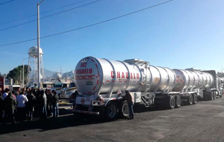 Piperos denuncian moches para entregar gasolina en Puebla