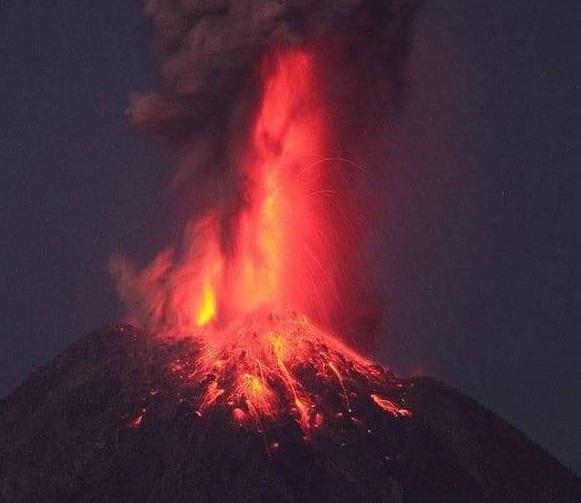 Sustazo en Atlixco por explosión del Popocatépetl