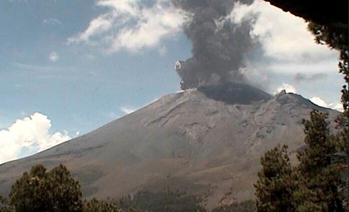 VIDEO Nueva explosión del Popocatépetl produce columna de 8 km