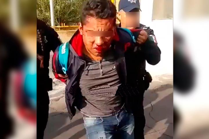 Policías lo salvan de ser linchado por asaltar a mujer en Amalucan