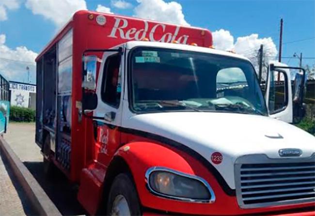 Hampones vacían la carga de camión de Red Cola en Moyotzingo