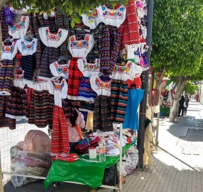 Decae venta de trajes típicos guadalupanos hasta 80% en Tehuacán  